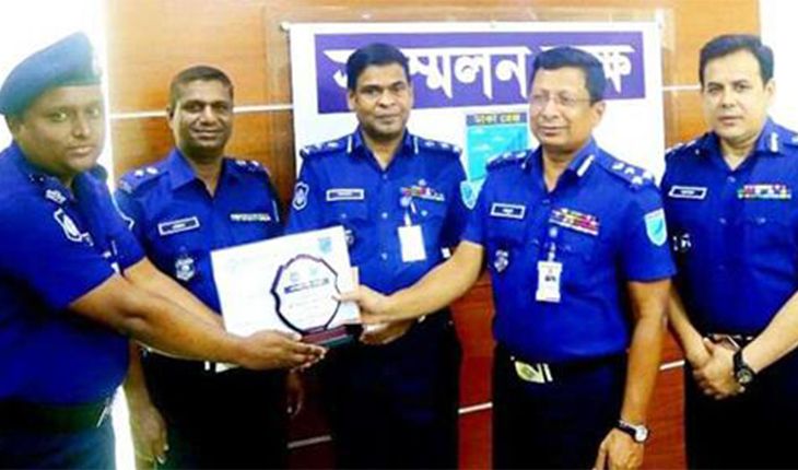 শ্রেষ্ঠ কমিনিউটি পুলিশং কর্মকর্তার পুরুস