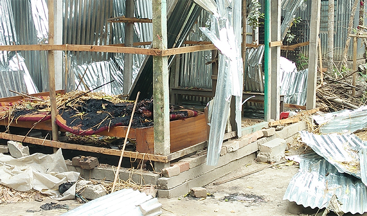 ঘাটাইলে বাড়িঘরে হামলা আহত ৪