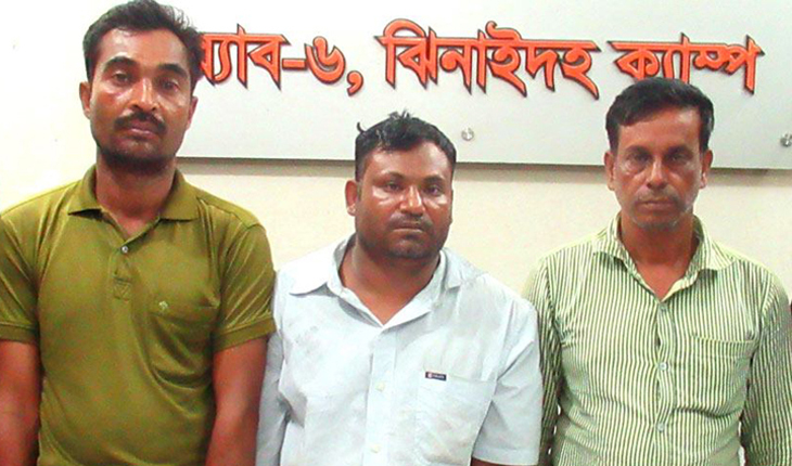র‌্যাব-৬’র সফল অভিযানে প্রতারক চক্রের তি