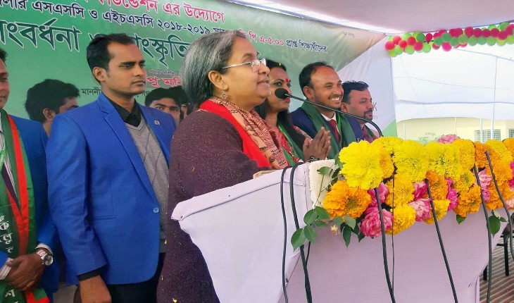 ভালো ফলাফলের পাশাপাশি শিক্ষার্থীদের ভালো