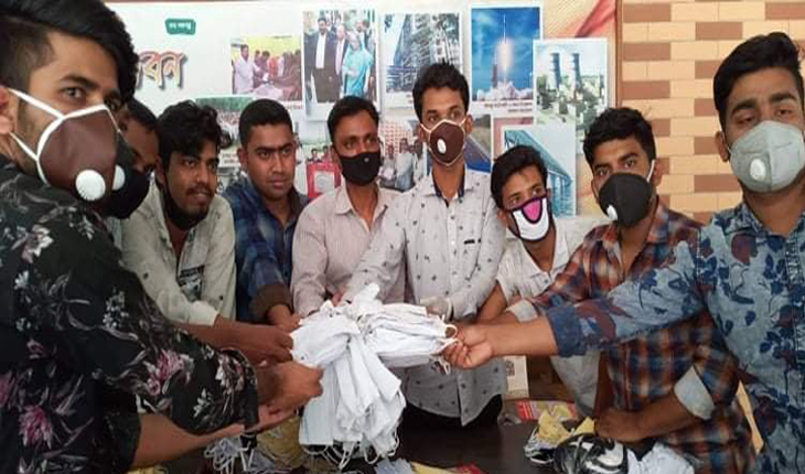 সদর উপজেলা ছাত্রলীগের মাস্ক ও লিফলেট বিত
