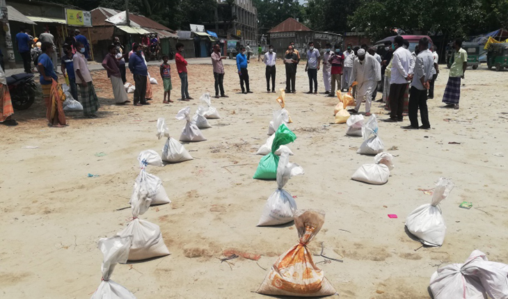 নাগরপুরে কর্মহীন গণপরিবহন শ্রমিকদের খাদ্