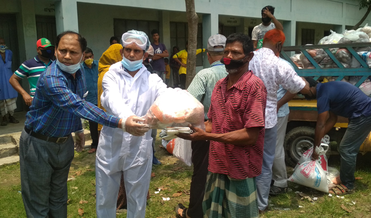 টাঙ্গাইলে ৬ শতাধীক পরিবারের মধ্যে ত্রাণ