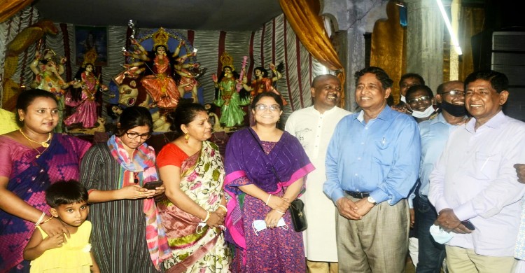 ধর্ম ব্যবহারকারী সাম্প্রদায়িক গোষ্ঠী  এখ
