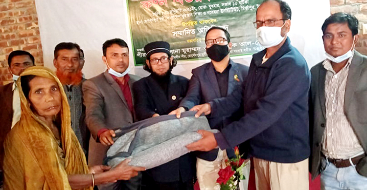 মির্জাপুরে শীতার্থদের মাঝে কম্বল বিতরণ