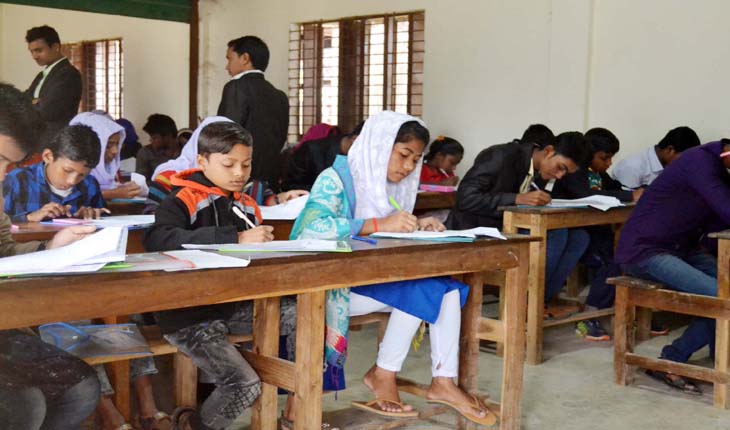 মধুপুরে শিক্ষা সংস্কৃতি ও ক্রীড়া সংঘের মেধা বৃত্তি পরীক্ষা অনুষ্ঠিত মধুপুরে শিক্ষা সংস্কৃতি ও ক্রীড়া সংঘের ম