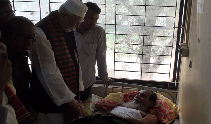 চিকিৎসক ছিড়ে ফেললেন মুক্তিযোদ্ধার সনদ,বঙ