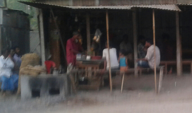 ভূঞাপুরে চা স্টলে টিভি চালা‌নো বন্ধ ও আড