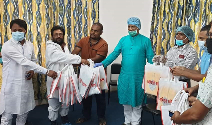 কালিহাতীর সাংবাদিকদের পিপিই দিলেন আবু নাসের কালিহাতীর সাংবাদিকদের পিপিই দিলেন আবু না