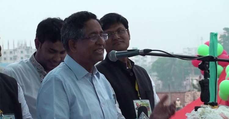 'তেল আমদানি করে প্রাইভেট সেক্টর, বললেই তো আর দাম কমাবে না' 'তেল আমদানি করে প্রাইভেট সেক্টর, বললেই ত